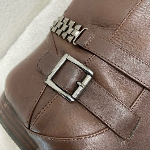 Le Saunda Women's Brown Leather Studded Flat Pull On Bootie Size 5 Classic Boho - Picture 9 of 16